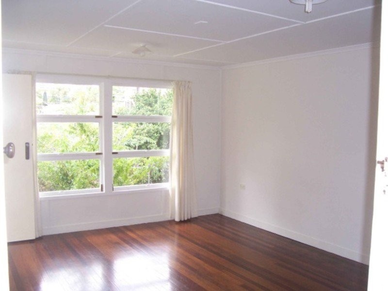 4 Melbourne Street, Brassall QLD 4305