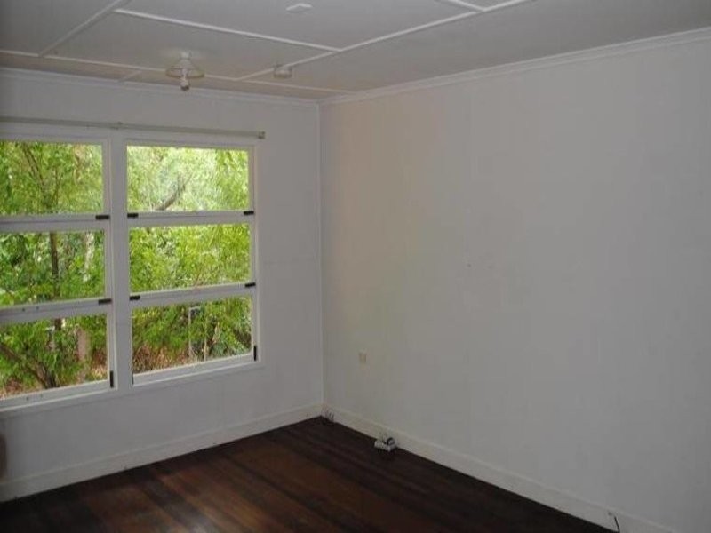 4 Melbourne Street, Brassall QLD 4305