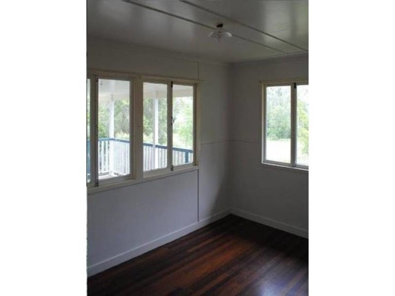 4 Melbourne Street, Brassall QLD 4305