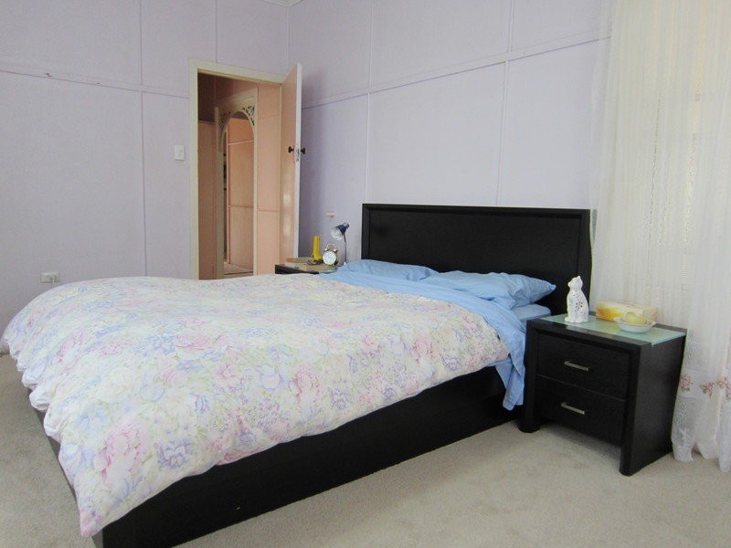 6 McMahon Street, Bundamba QLD 4304