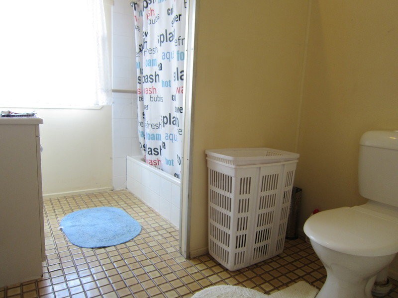 6 McMahon Street, Bundamba QLD 4304