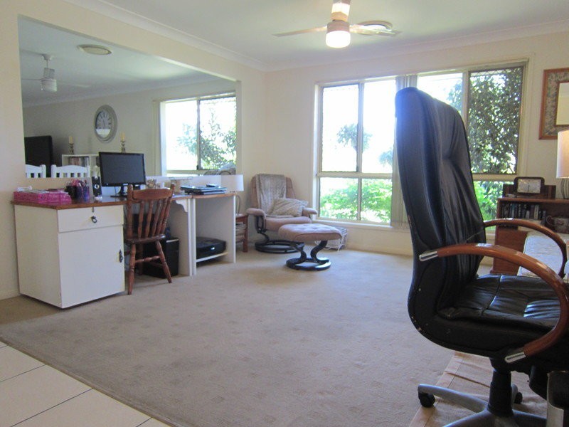 1 Heit Court, North Booval QLD 4304