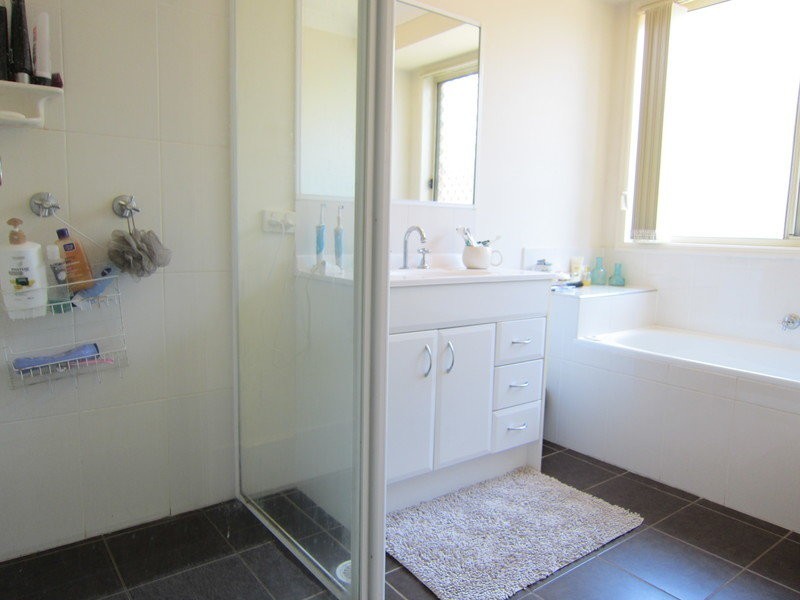 1 Heit Court, North Booval QLD 4304