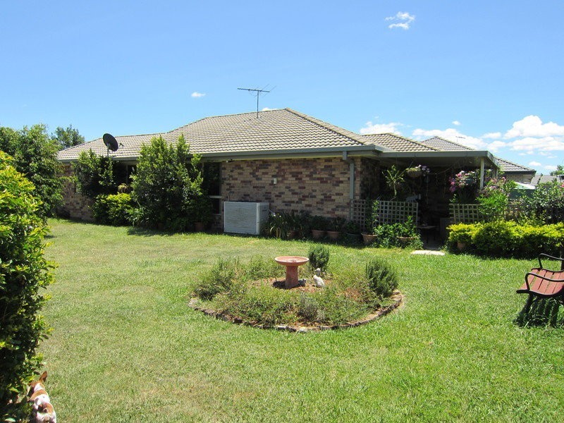 1 Heit Court, North Booval QLD 4304