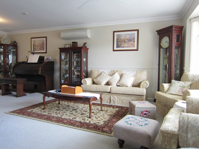 3 Lakewood Court, Flinders View QLD 4305
