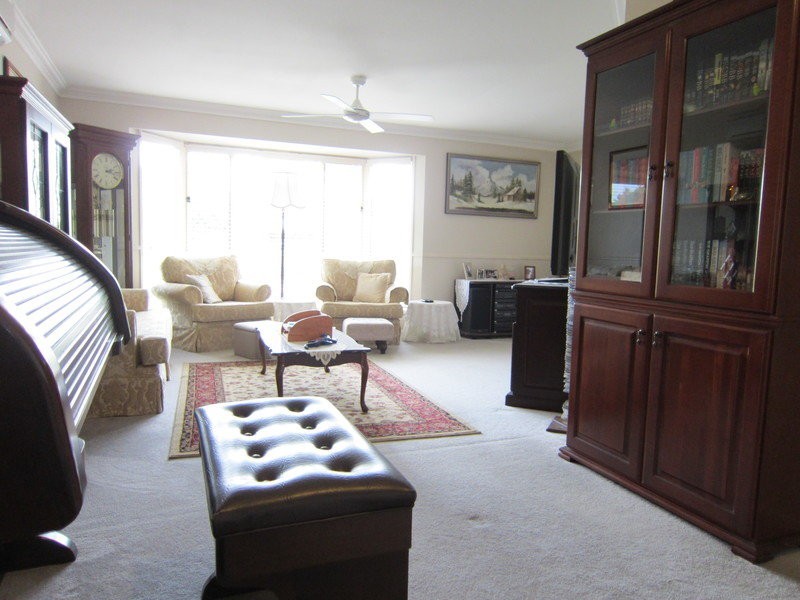 3 Lakewood Court, Flinders View QLD 4305