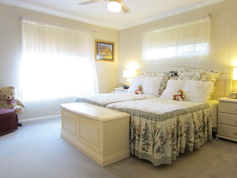 3 Lakewood Court, Flinders View QLD 4305