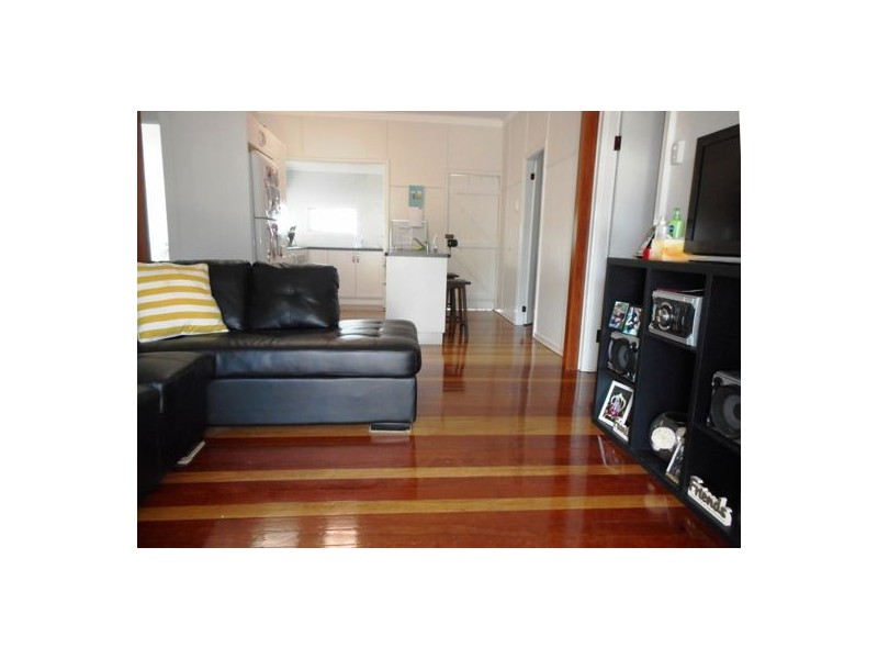 13 Albert Street, North Ipswich QLD 4305