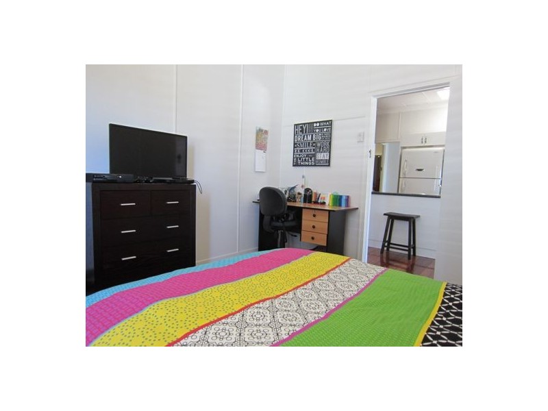 13 Albert Street, North Ipswich QLD 4305