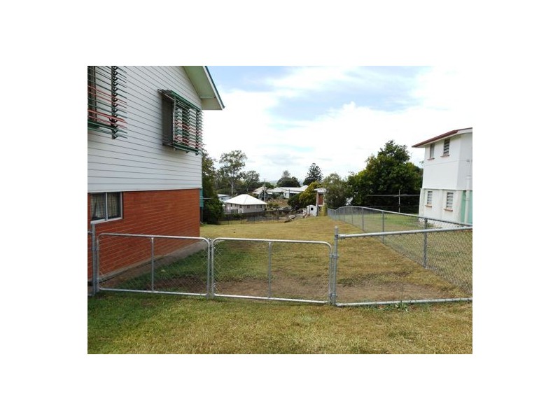 13 Albert Street, North Ipswich QLD 4305