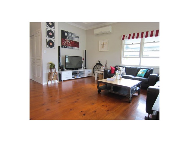 96 Thorn Street, Ipswich QLD 4305