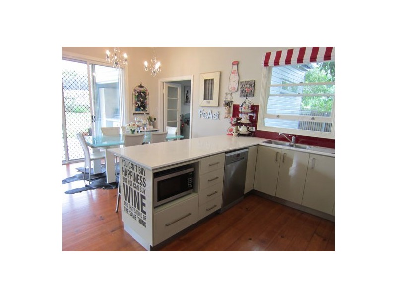 96 Thorn Street, Ipswich QLD 4305