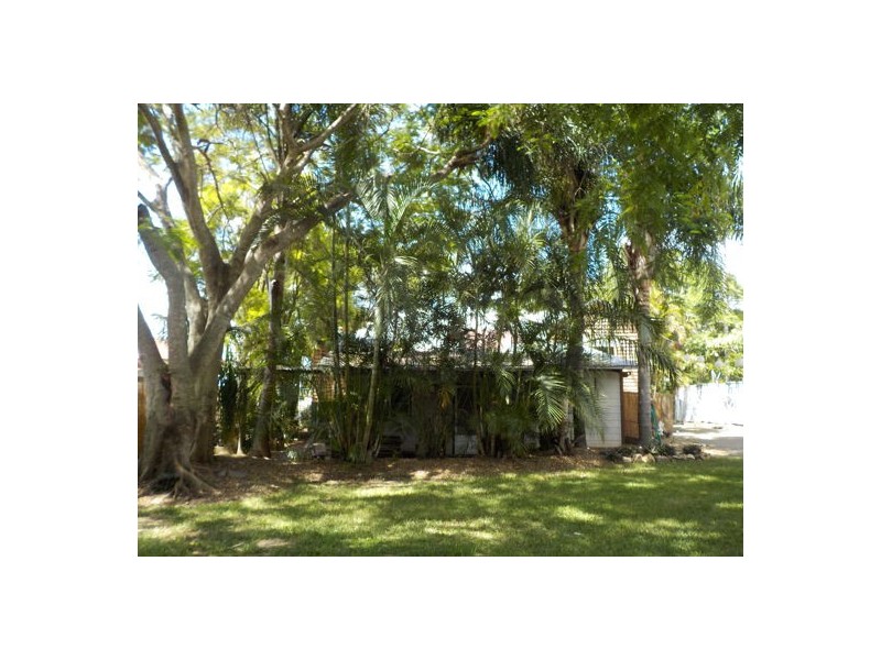 82 Blackstone Road, Silkstone QLD 4304