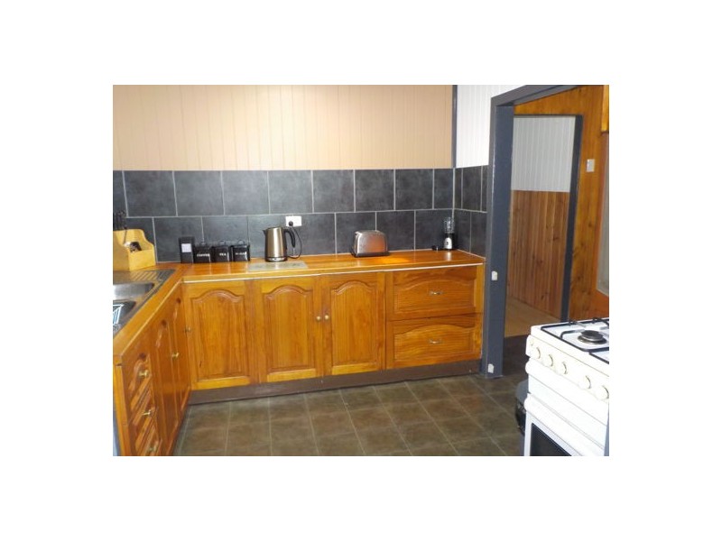 82 Blackstone Road, Silkstone QLD 4304