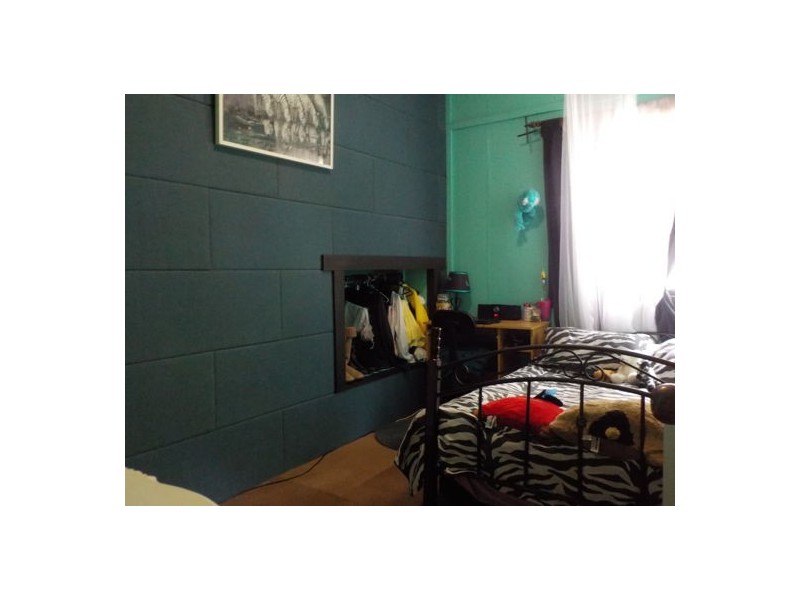 82 Blackstone Road, Silkstone QLD 4304