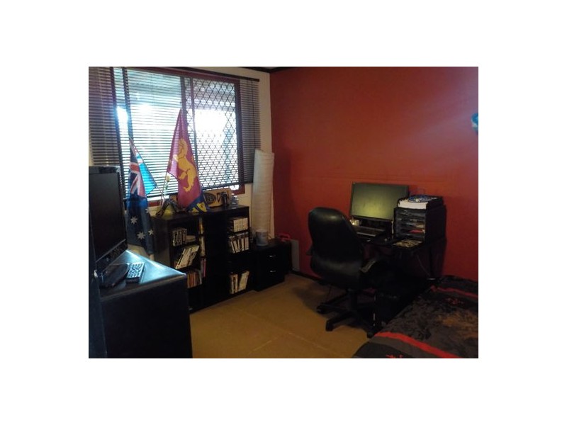 82 Blackstone Road, Silkstone QLD 4304