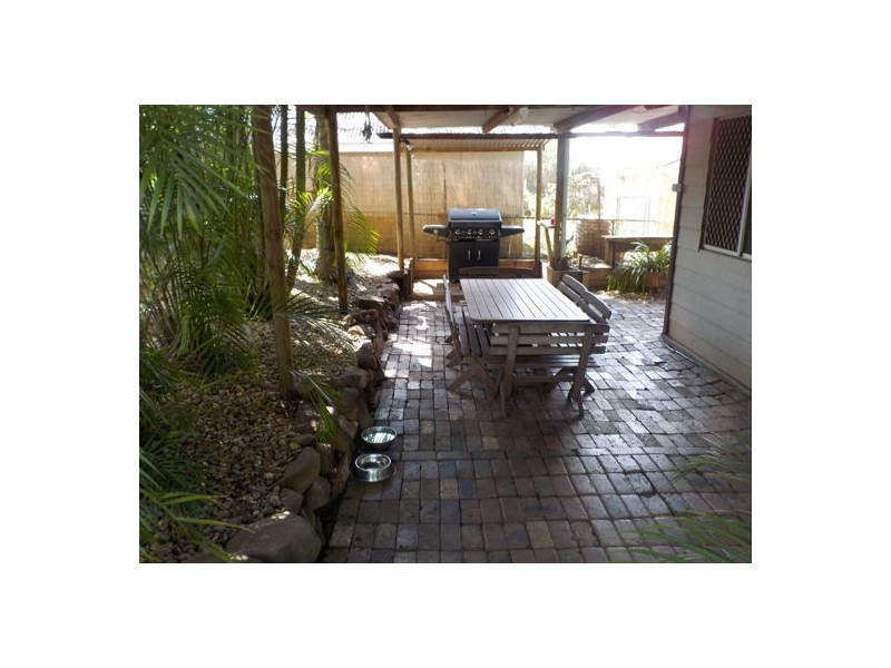 82 Blackstone Road, Silkstone QLD 4304