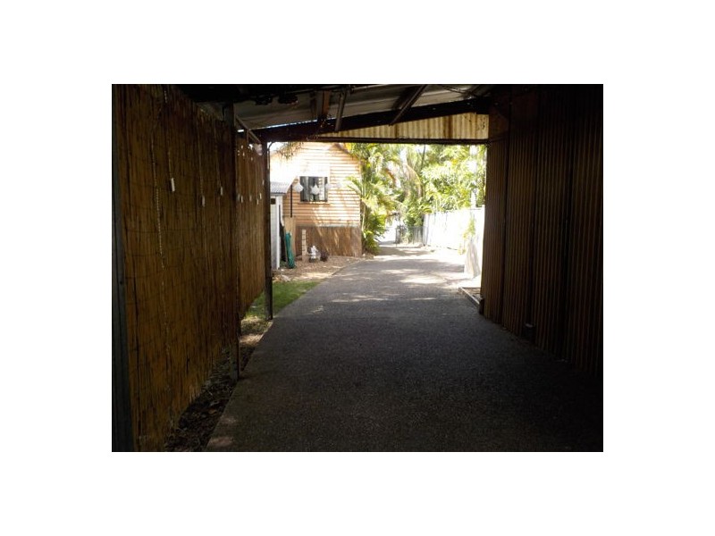 82 Blackstone Road, Silkstone QLD 4304