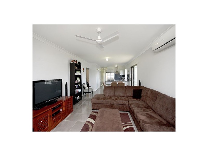 8 Boronia Street, Deebing Heights QLD 4306