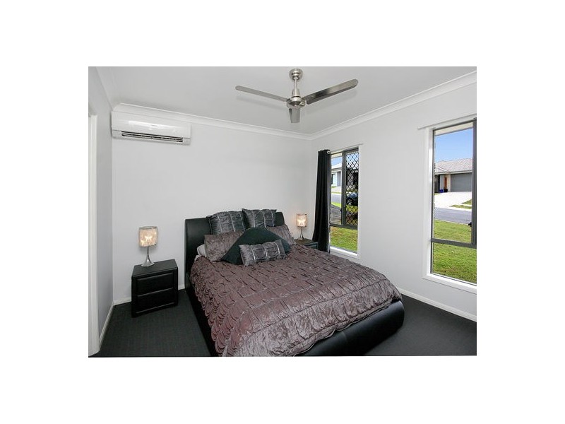 8 Boronia Street, Deebing Heights QLD 4306