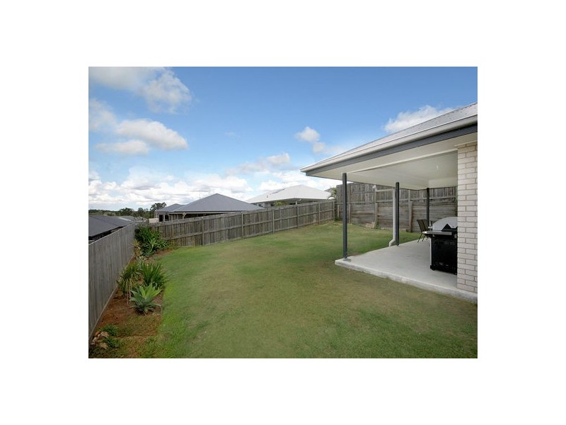 8 Boronia Street, Deebing Heights QLD 4306