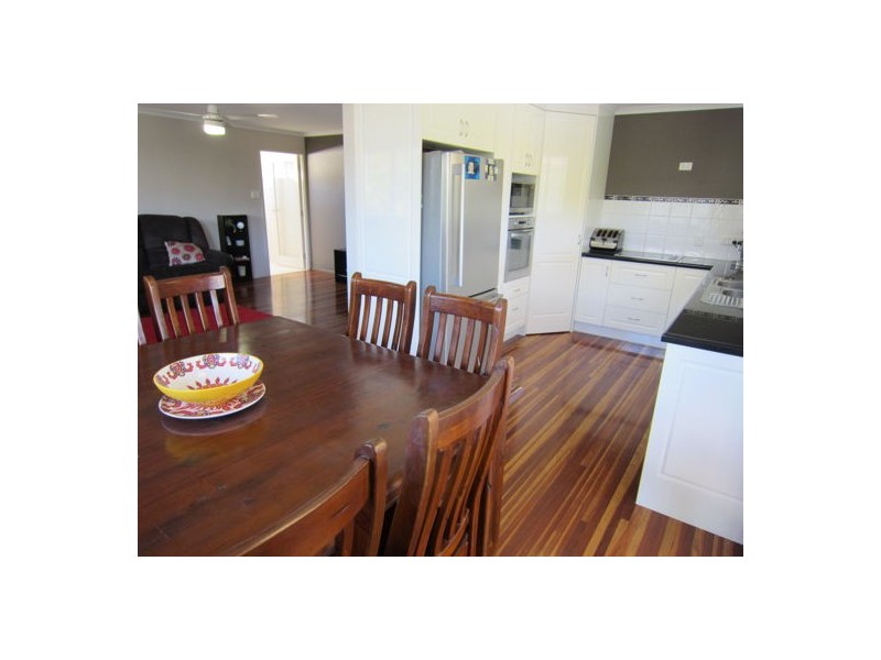 29 Prunda Parade, Raceview QLD 4305