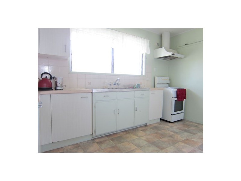 18 Denman Street, Leichhardt QLD 4305