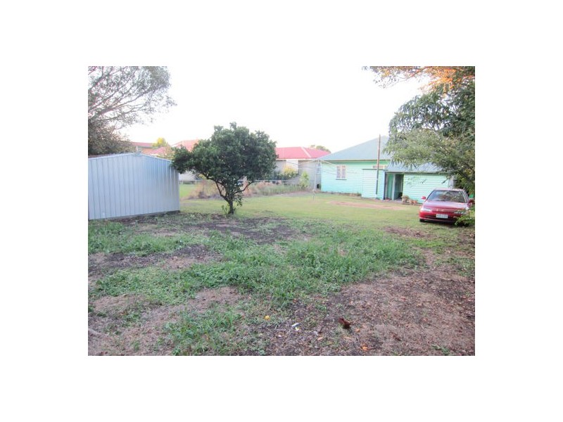 173 Glebe Road, Silkstone QLD 4304