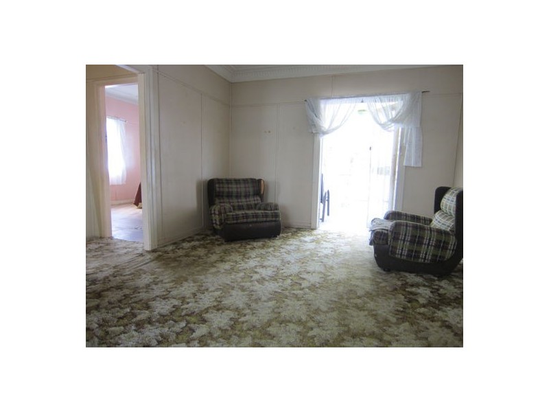 173 Glebe Road, Silkstone QLD 4304