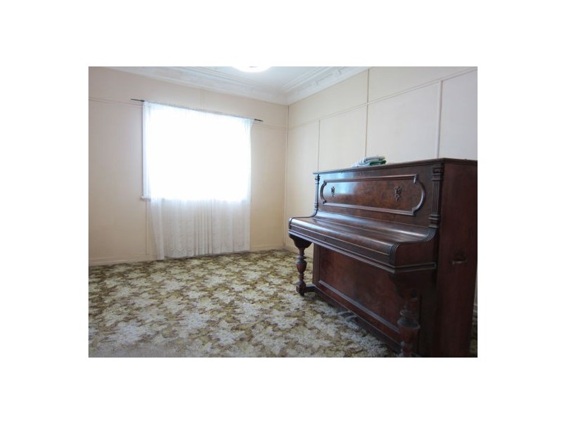 173 Glebe Road, Silkstone QLD 4304