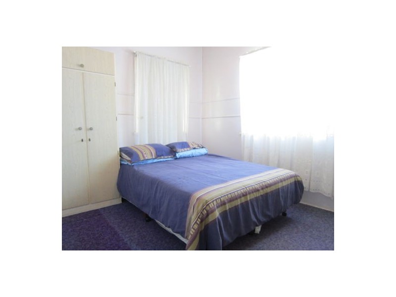 173 Glebe Road, Silkstone QLD 4304