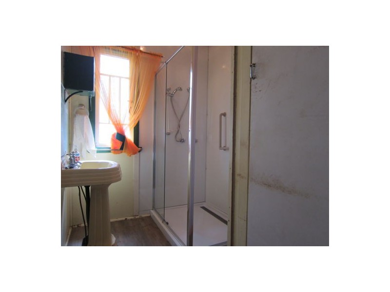 173 Glebe Road, Silkstone QLD 4304