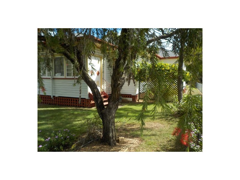 14 Gilmore Street, Leichhardt QLD 4305