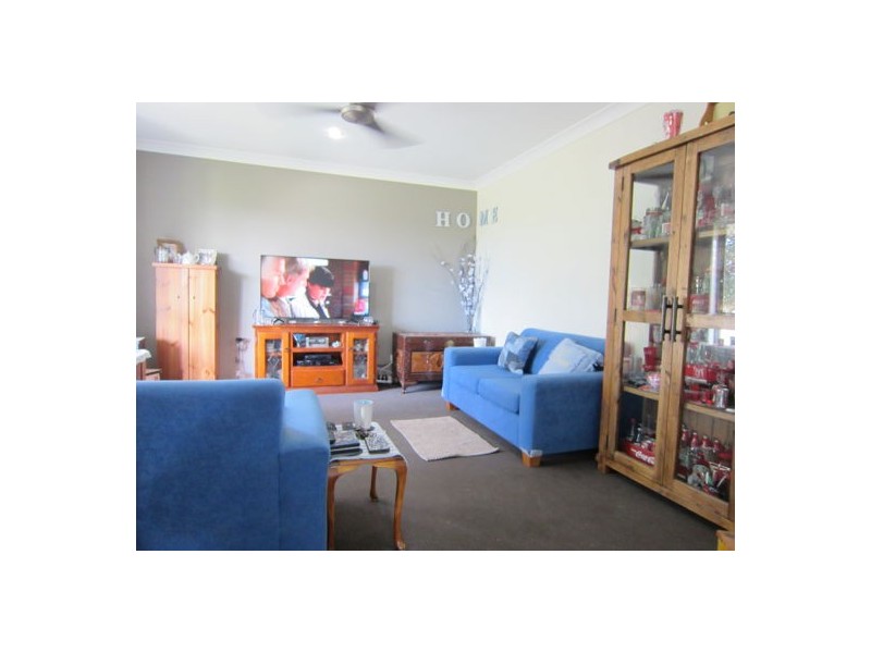 45 Nixon Drive, North Booval QLD 4304