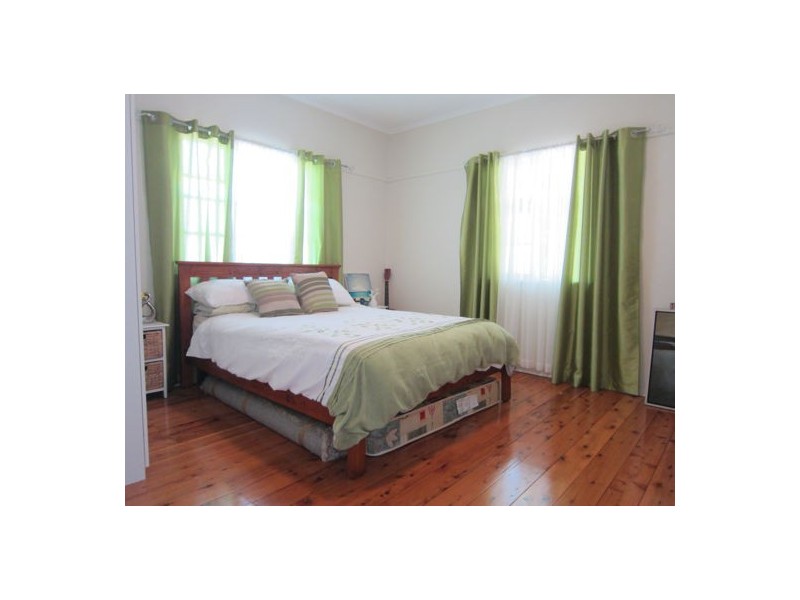 4 Enterprise Lane, Booval QLD 4304
