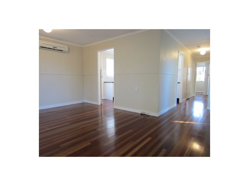32 Larsen Street, Leichhardt QLD 4305