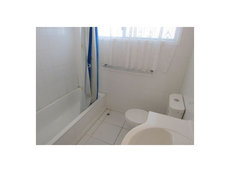 32 Larsen Street, Leichhardt QLD 4305