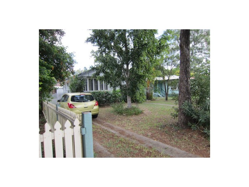 32 Larsen Street, Leichhardt QLD 4305