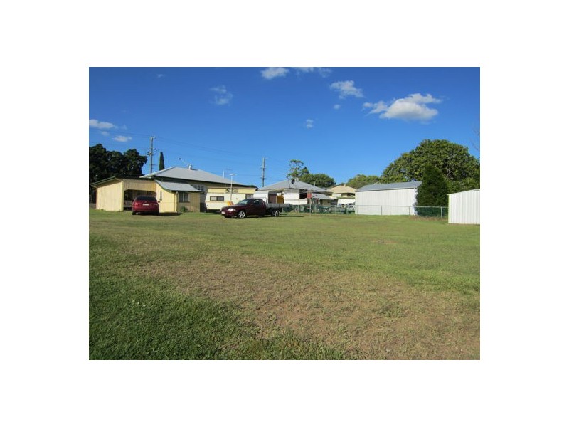 123 Blackstone Road, Silkstone QLD 4304