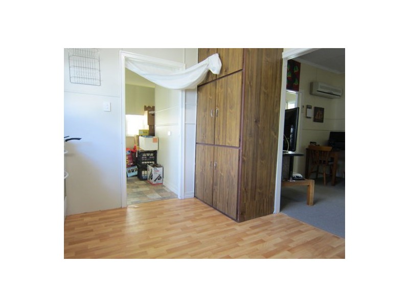 123 Blackstone Road, Silkstone QLD 4304