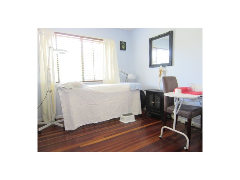 61 Siemons Street, One Mile QLD 4305