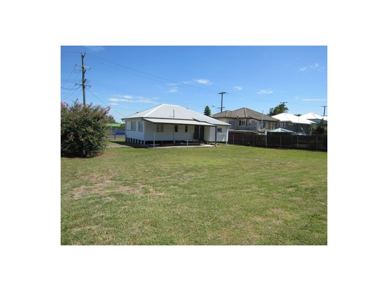 68 Blackstone Road, Newtown QLD 4305