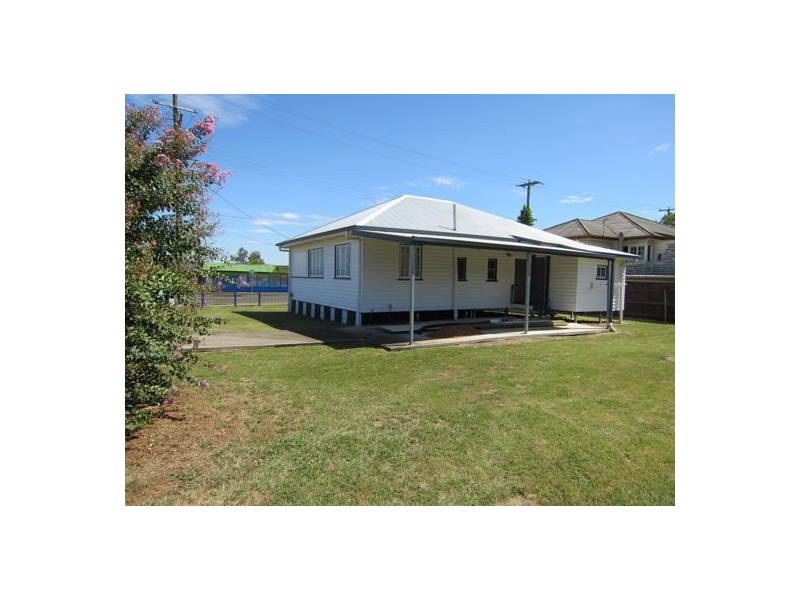 68 Blackstone Road, Newtown QLD 4305