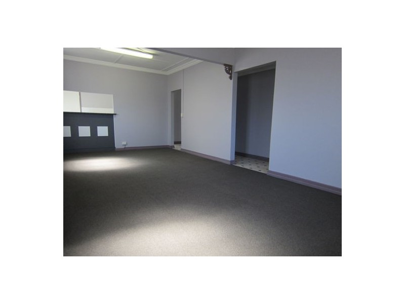 68 Blackstone Road, Newtown QLD 4305