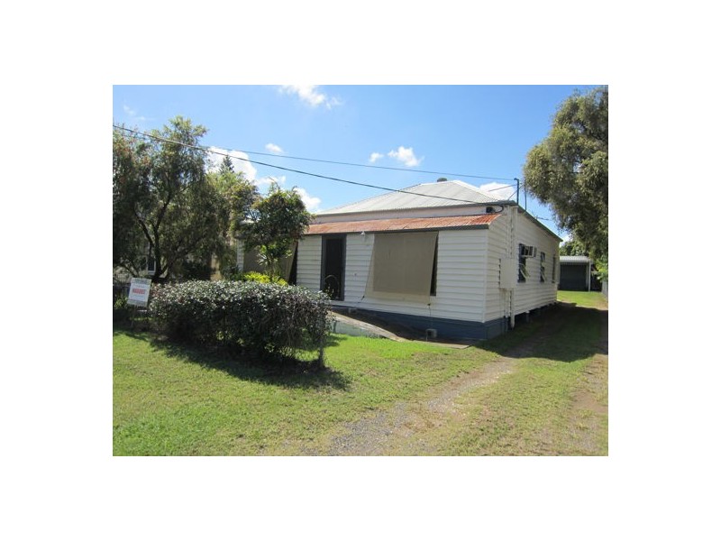 9 Alexandra Street, Booval QLD 4304