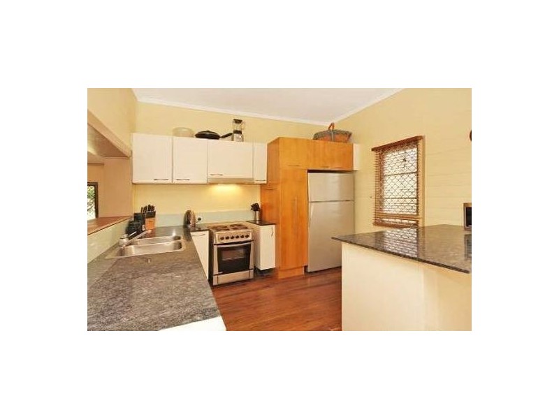 9 Alexandra Street, Booval QLD 4304