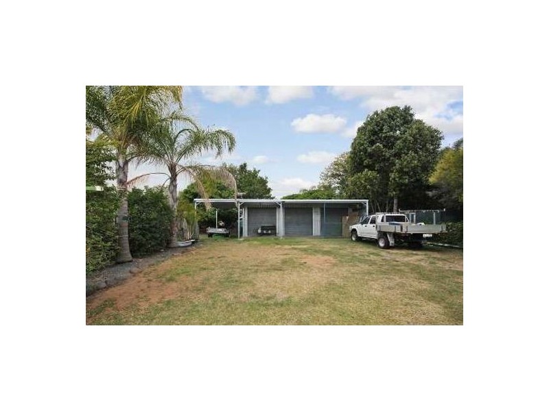 9 Alexandra Street, Booval QLD 4304