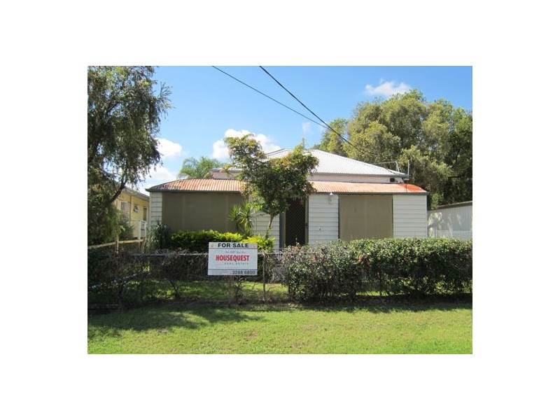 9 Alexandra Street, Booval QLD 4304