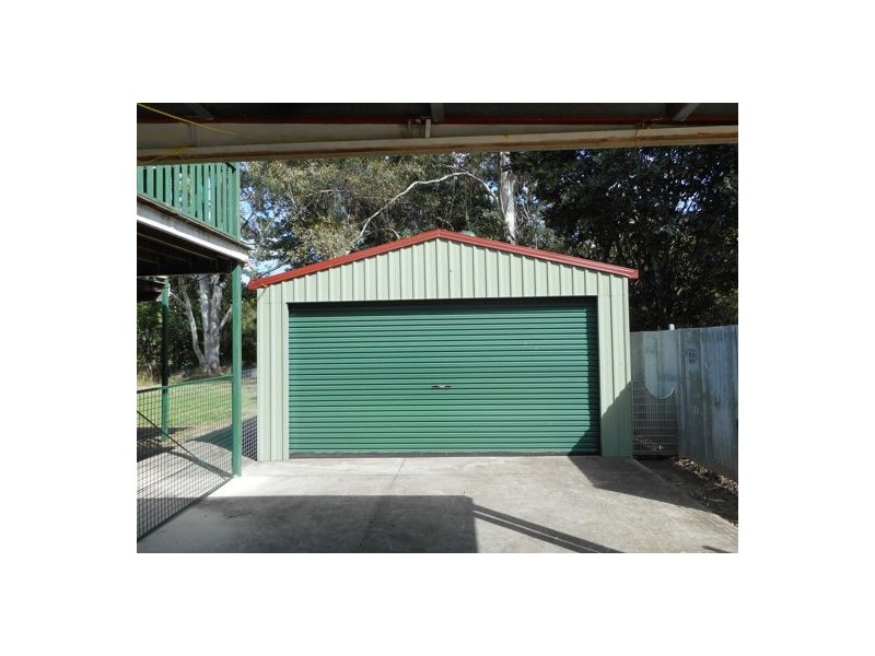3 Jones Street, Blackstone QLD 4304