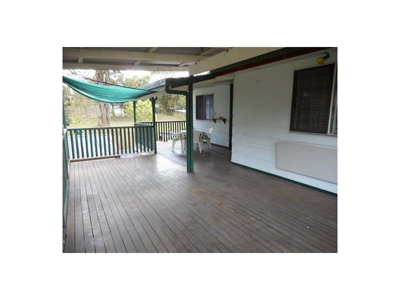 3 Jones Street, Blackstone QLD 4304